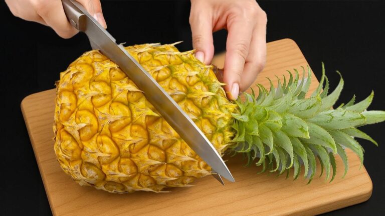 This simple gesture transforms pineapple cutting into a quick and clean process…
