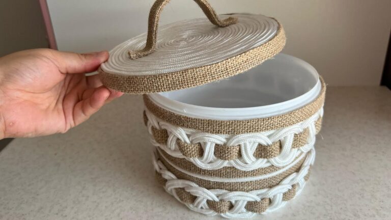This simple transformation turns a plastic bucket into a stunning garden centerpiece…