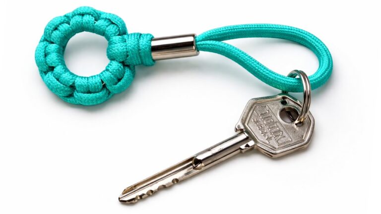 10 Steps to Create an Easy Rope Keychain with a Stylish Knot