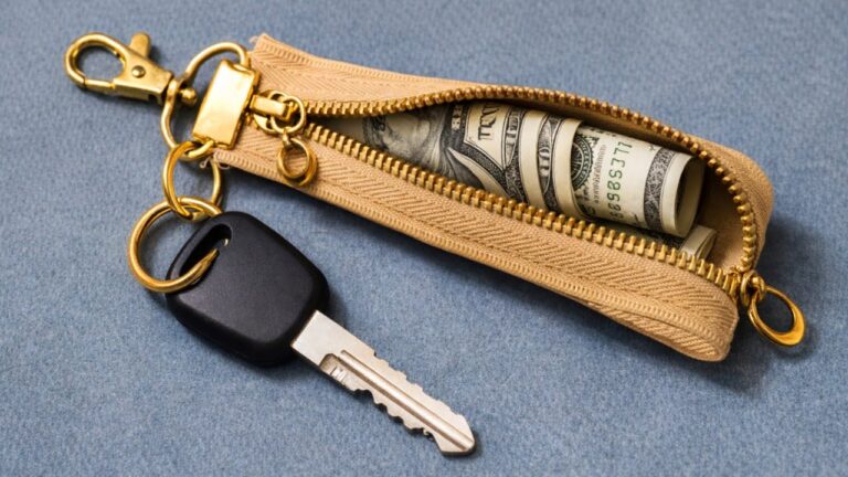 Transform 1 Zipper into a Luxurious Keychain – Easy DIY Idea to Try Today!